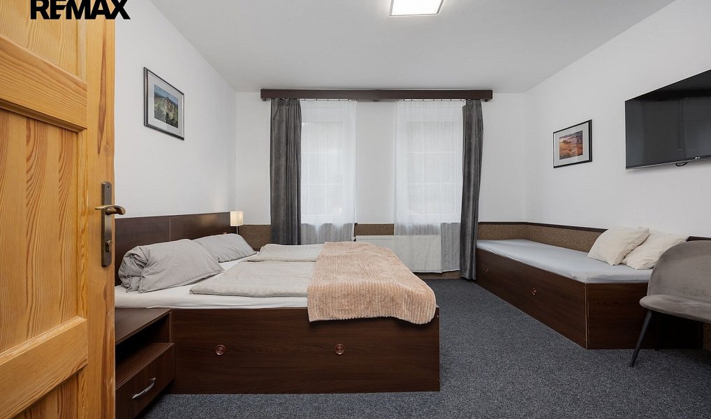 Prodej ubytovacího objektu 435 m², Hřensko – náhled fotky 24