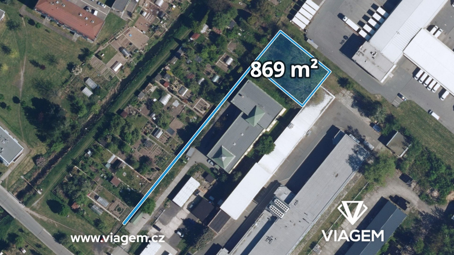 Prodej komerčního pozemku 869 m²