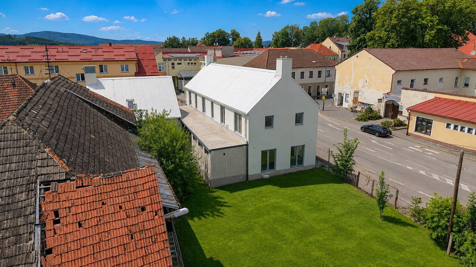 Prodej domu 340 m² s pozemkem 1 783 m²