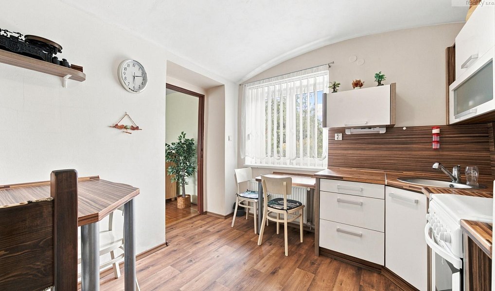 Prodej domu 194 m² s pozemkem 221 m², Jeníkov – náhled fotky 2