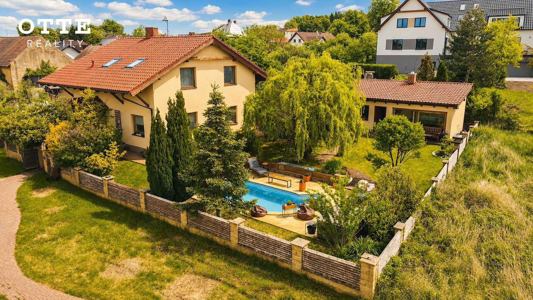 Prodej domu 248 m² s pozemkem 784 m²