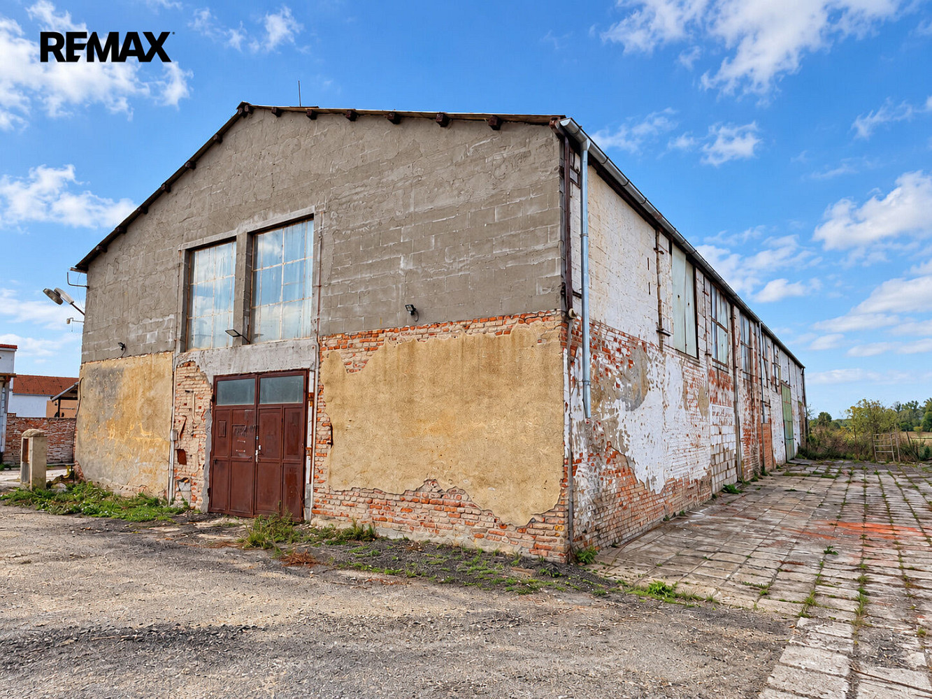Pronájem skladovacích prostor 620 m²