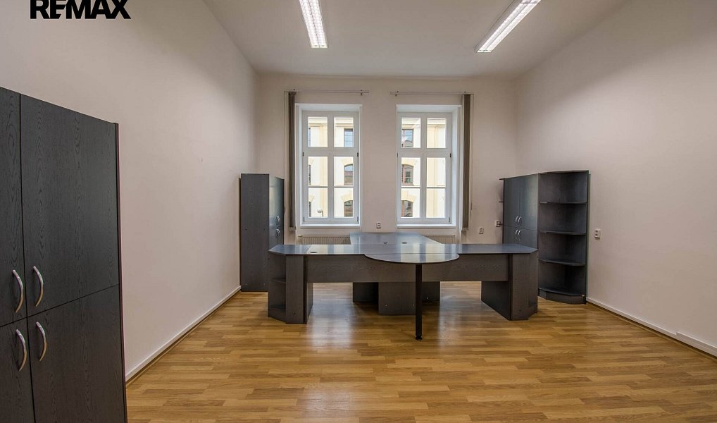 Pronájem kanceláře 61 m², Hradec Králové – náhled fotky 2