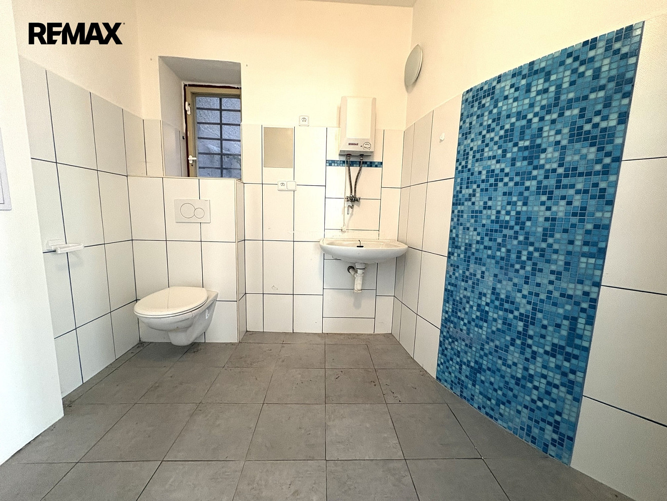 Pronájem obchodních prostor 54 m² – fotografie 4
