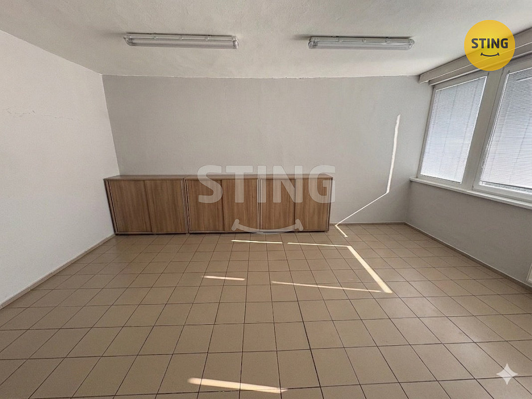 Pronájem kanceláře 67 m² – pohled 3