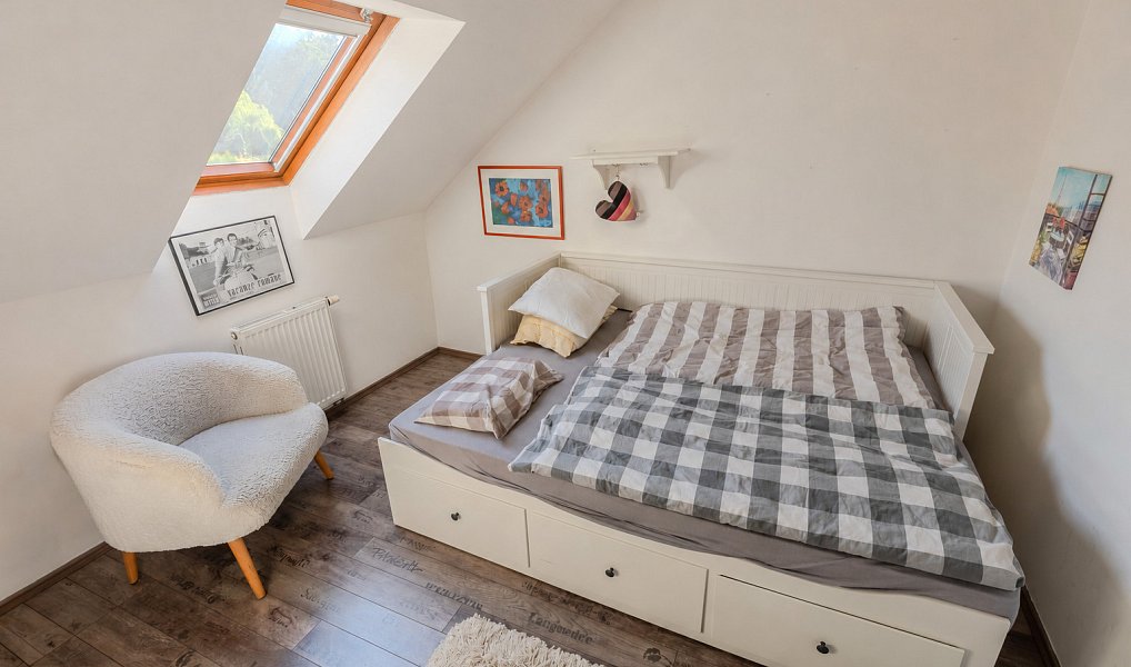 Prodej domu 187 m² s pozemkem 859 m², Skorkov – náhled fotky 18