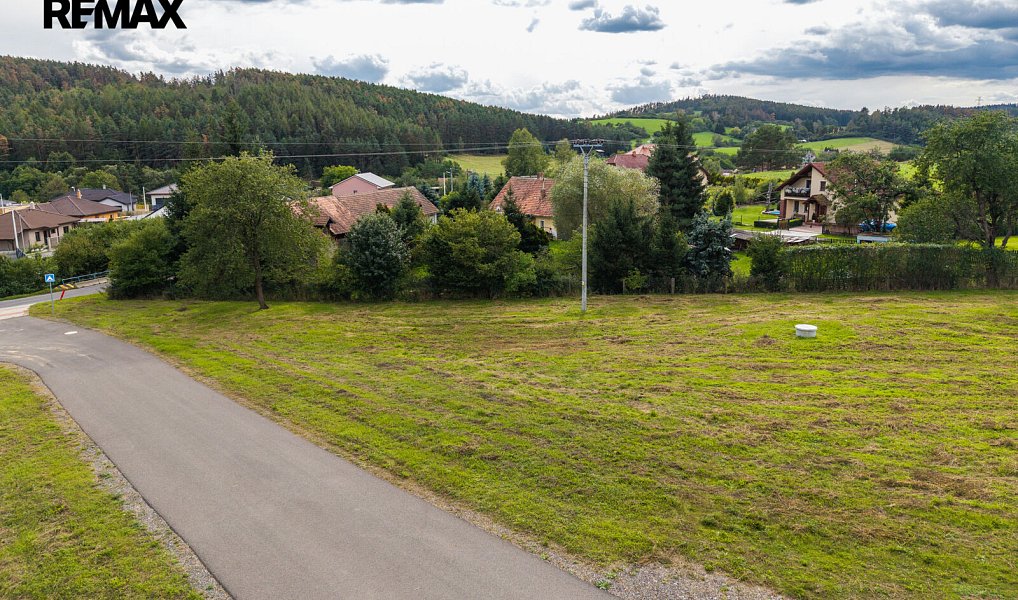 Prodej stavebního pozemku 1 183 m², Obory – náhled fotky 13