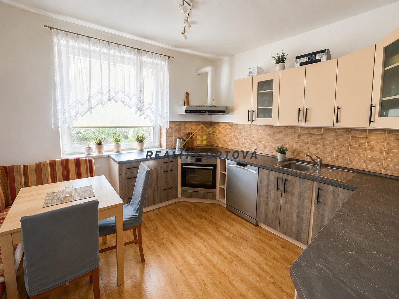 Prodej bytu 3+1 78 m² — photo 2