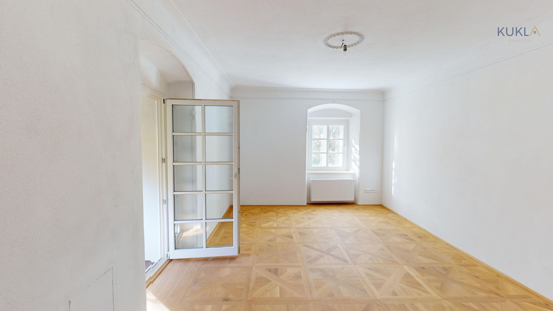 Prodej domu 380 m² s pozemkem 1 805 m²