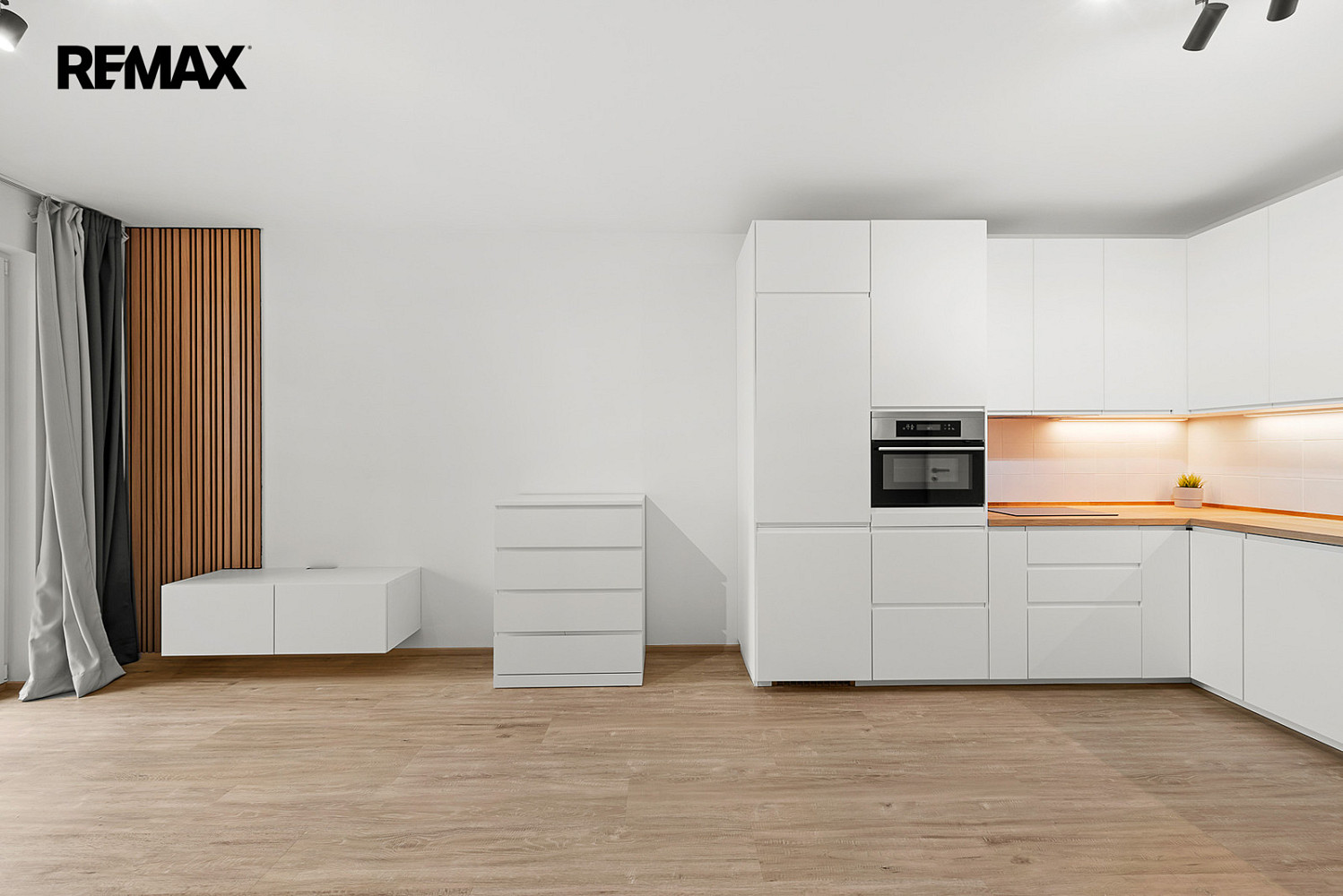 Pronájem bytu 1+kk 37 m² — photo 4