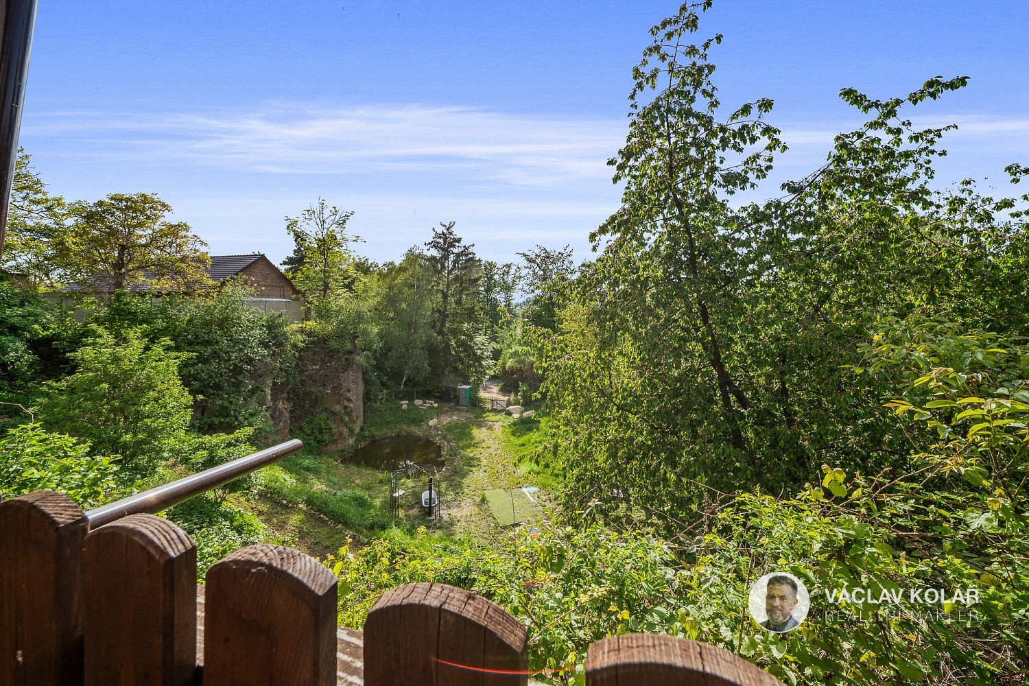 Prodej stavebního pozemku 1 805 m² – fotografie 5