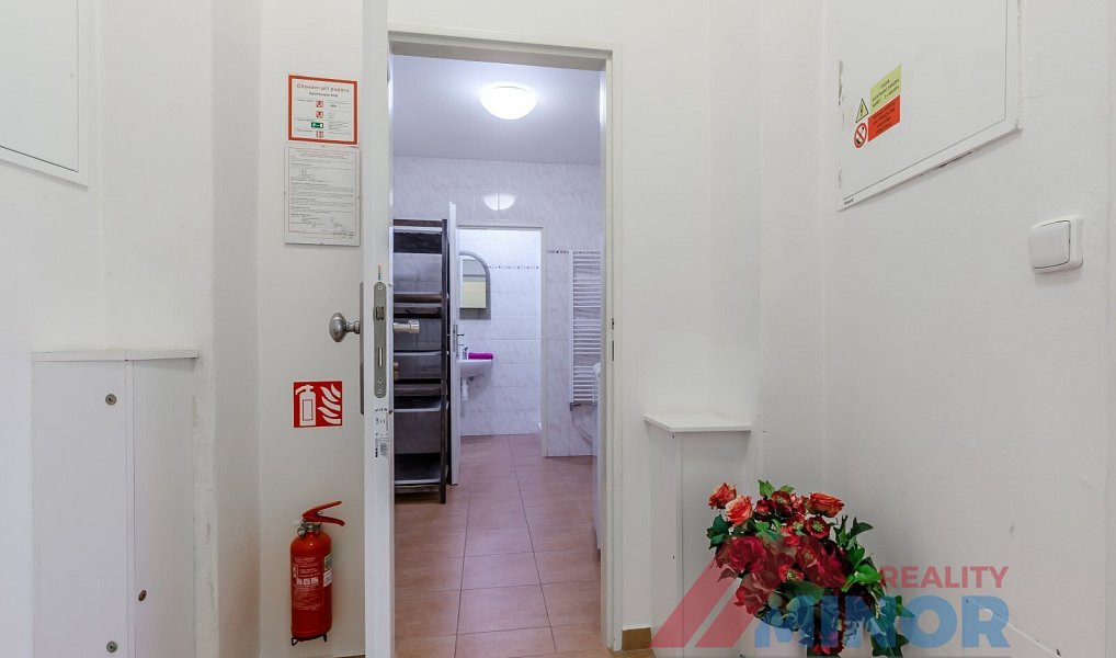 Pronájem kanceláře 69 m², Slaný – náhled fotky 16