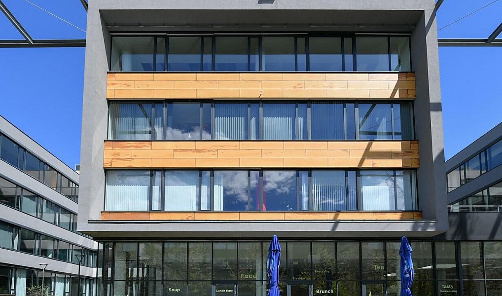 Pronájem kanceláře 220 m², Praha – náhled fotky 2