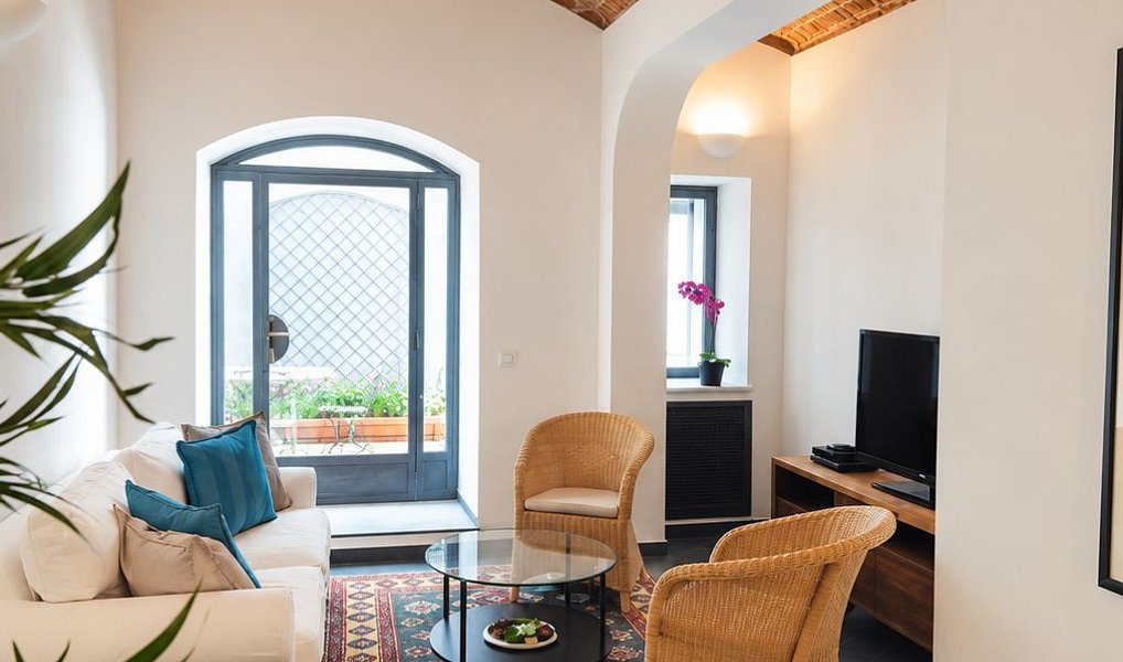 Pronájem bytu 3+1 149 m², Praha – náhled fotky 2