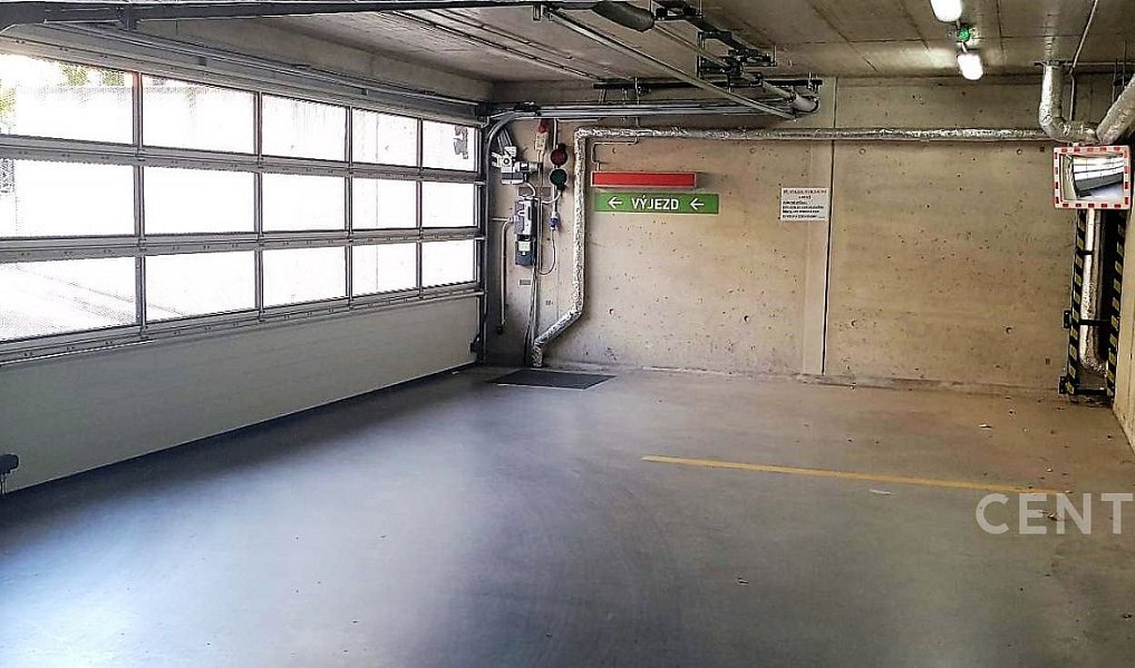 Pronájem, Garážové stání, 14 m2 - Praha - Žižkov, Praha – náhled fotky 4