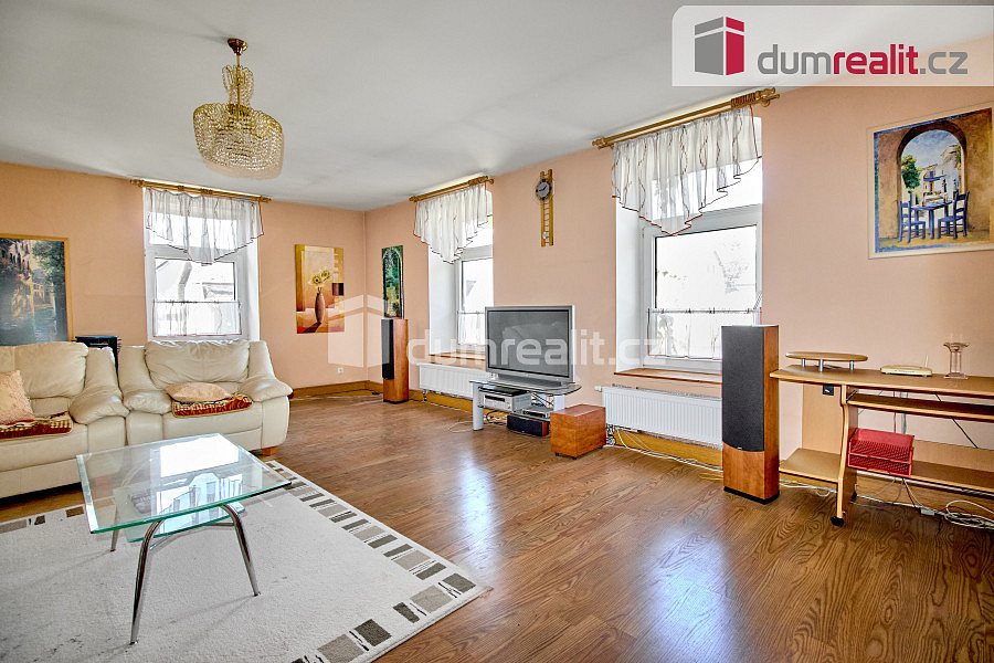 Prodej domu 980 m² s pozemkem 1 361 m²