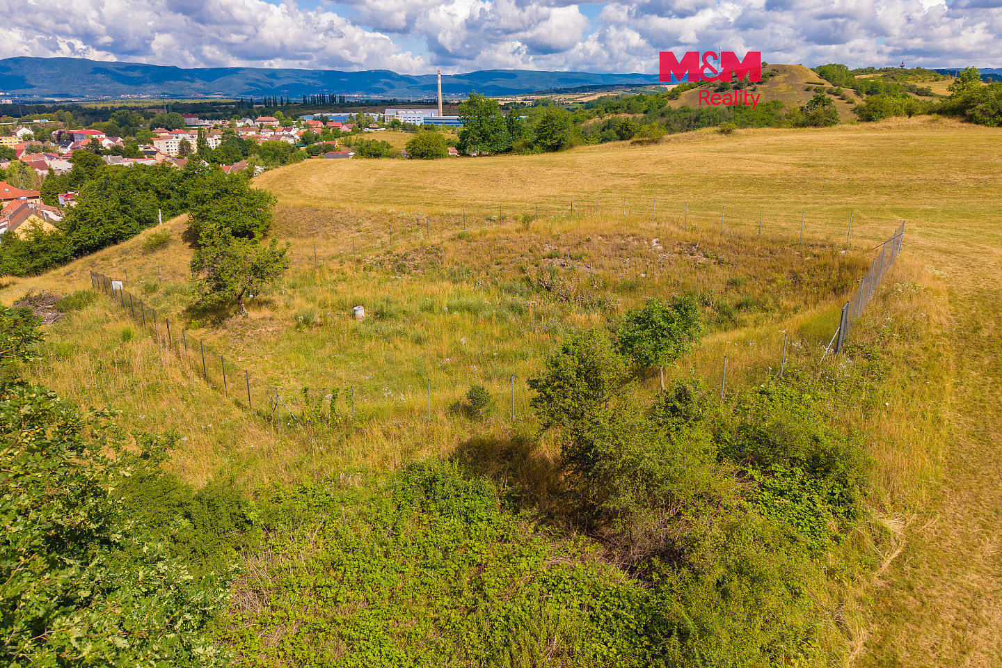 Prodej stavebního pozemku 1 184 m²