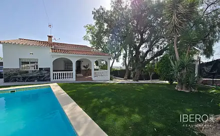 Prodej domu 353 m² s pozemkem 971 m²