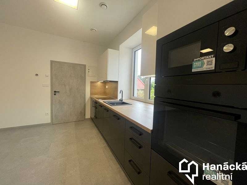 Pronájem bytu 1+kk 29 m² – fotografie 2