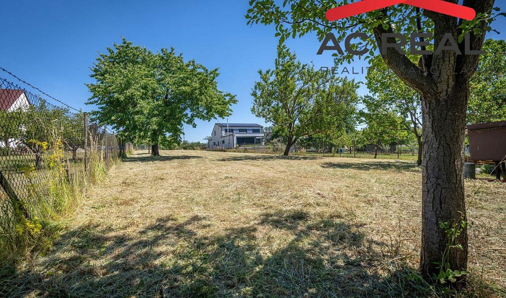 Prodej stavebního pozemku 1 215 m², Pozořice – náhled fotky 3