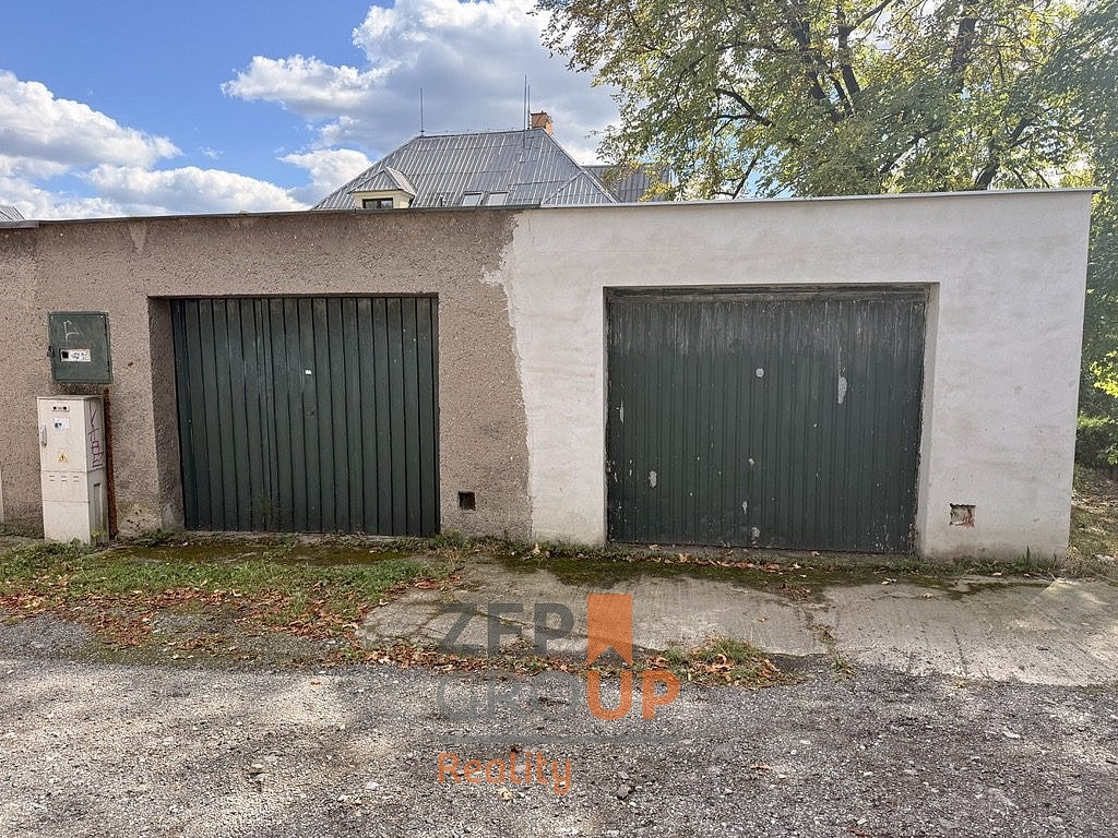 Dvě garáže vedle sebe 2 23 m2