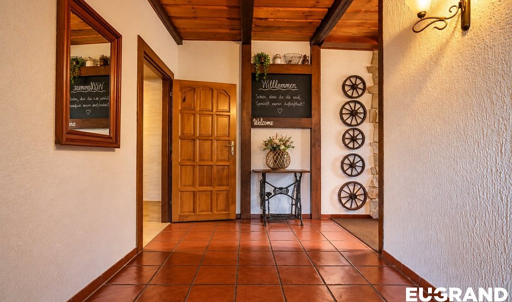 Prodej domu 341 m² s pozemkem 263 m², Šluknov – náhled fotky 3