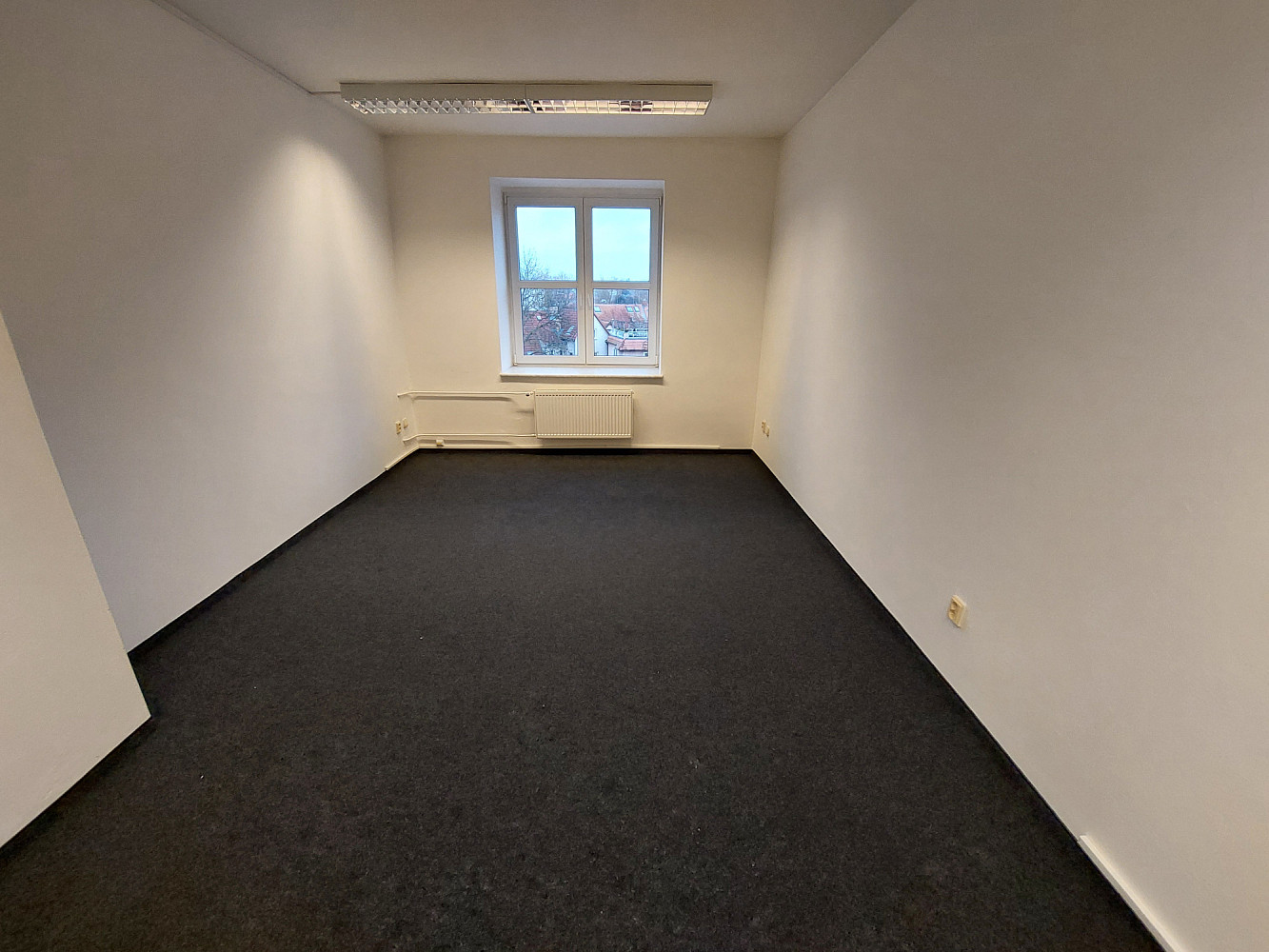 Pronájem kanceláře 20 m² – fotografie 2