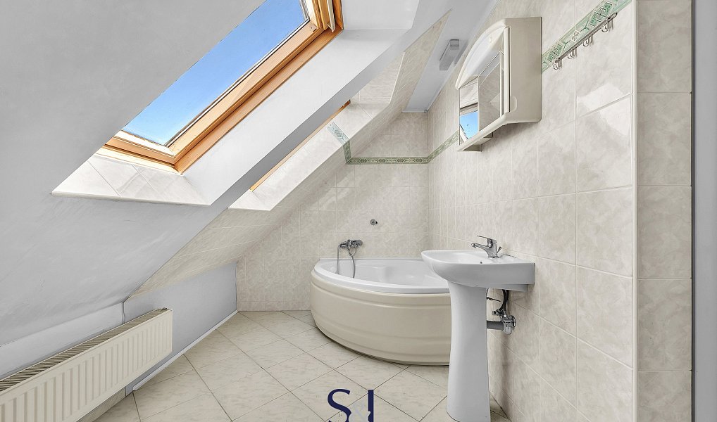 Prodej domu 240 m² s pozemkem 1 661 m², Žatec – náhled fotky 18