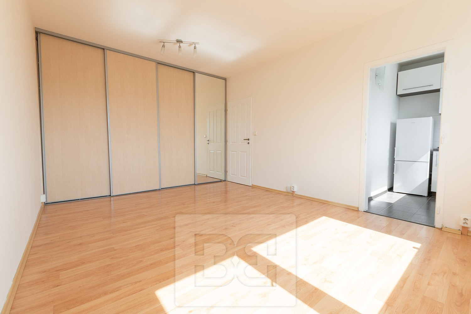 Pronájem bytu 1+kk 29 m² – fotografie 5