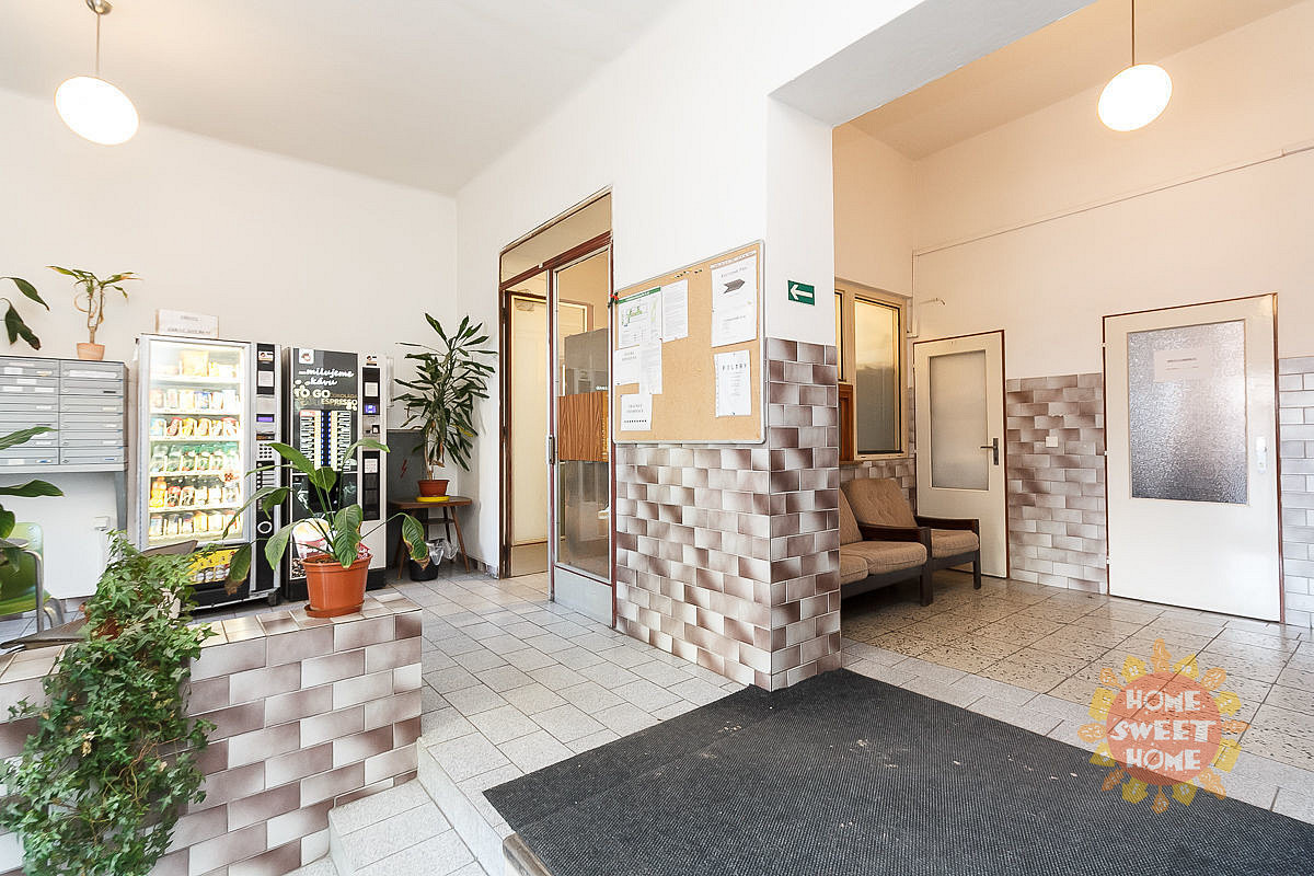 Pronájem kanceláře 22 m² – fotografie 3