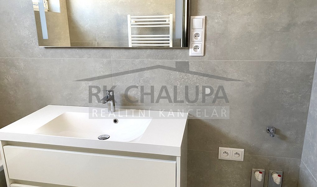 Prodej domu 104 m² s pozemkem 754 m², Hosín – náhled fotky 12