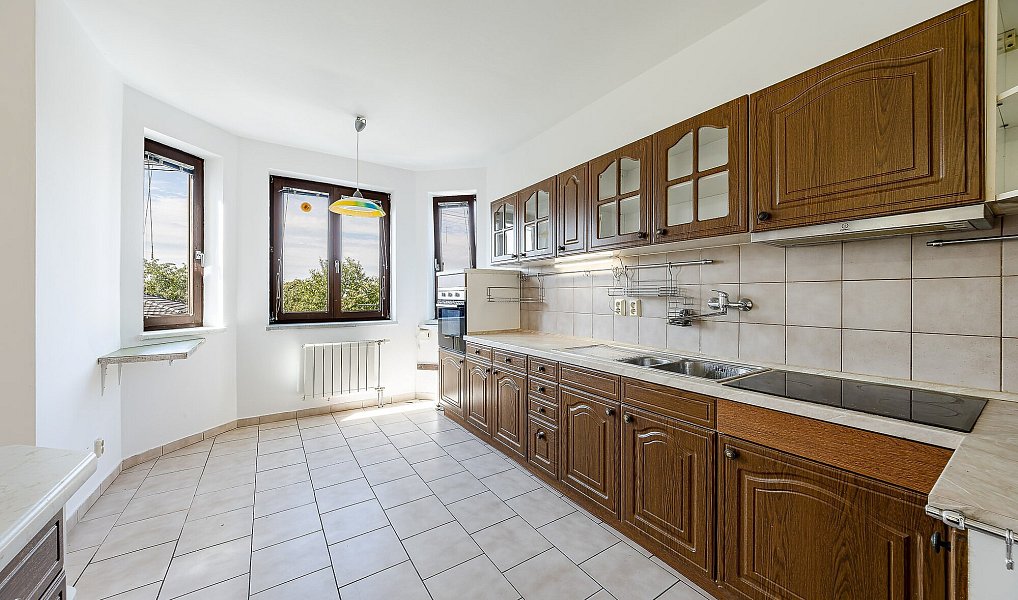 Prodej domu 184 m² s pozemkem 1 027 m², Uherské Hradiště – náhled fotky 2