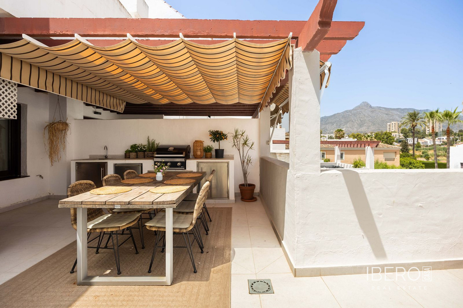 Pis 4+kk – Marbella, Nueva Andalucía - Vista 2