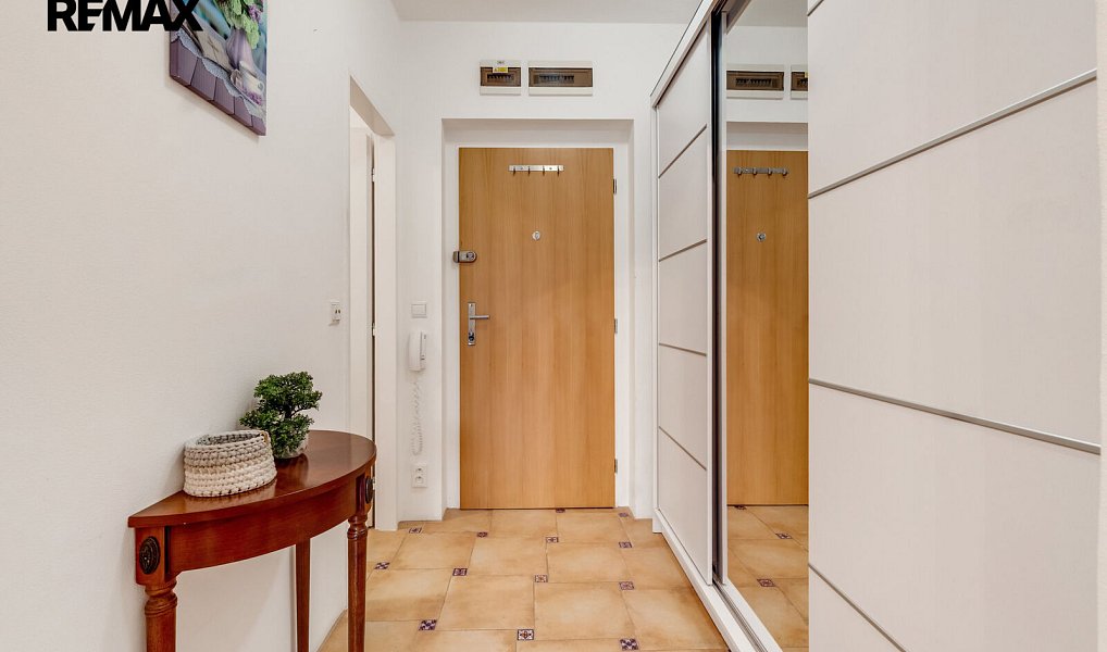 Prodej bytu 2+kk 45 m², Hostivice – náhled fotky 12