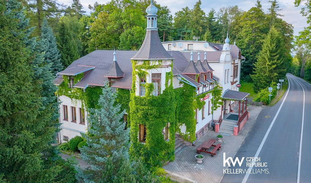 Prodej ubytovacího objektu 1 601 m², Rumburk – náhled fotky 10