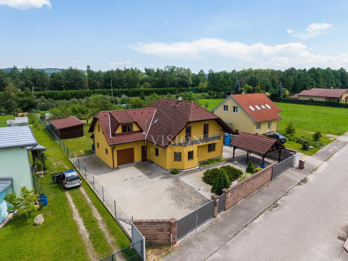 Prodej domu 242 m² s pozemkem 1 923 m²