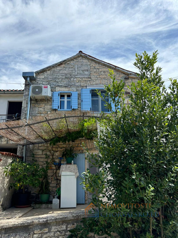 Prodej domu 110 m² s pozemkem 490 m² - Widok 2