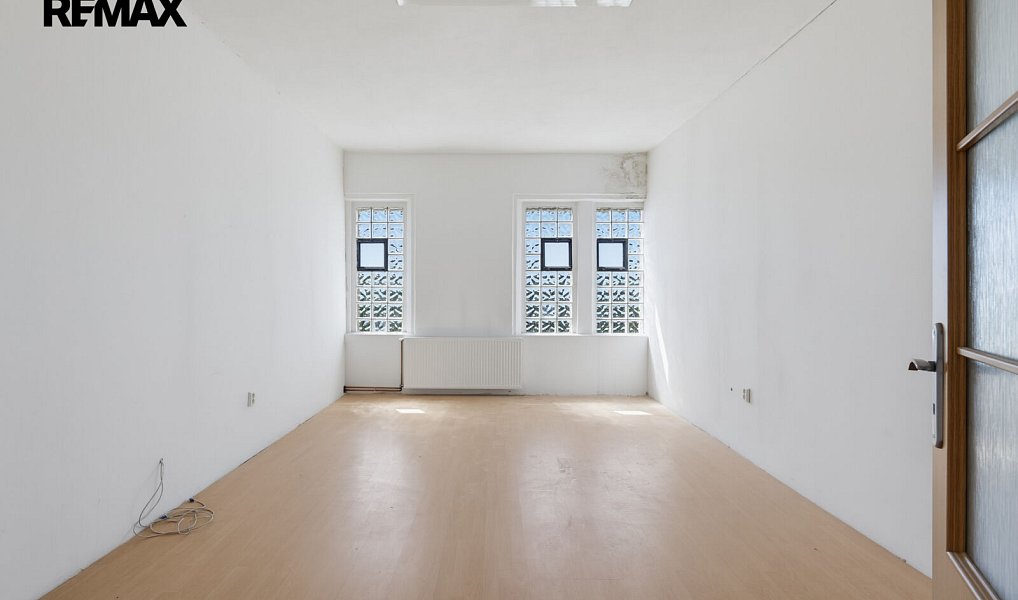 Prodej výrobních prostor 2 350 m², Aš – náhled fotky 42