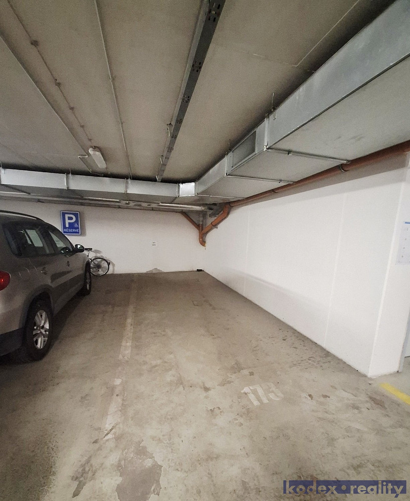 Prodej garážového stání v ulici Kollárova, Hradce Králové - centrum – fotografie 3