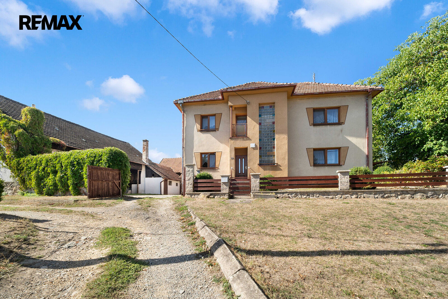 Prodej domu 260 m² s pozemkem 4 842 m² – fotografie 2