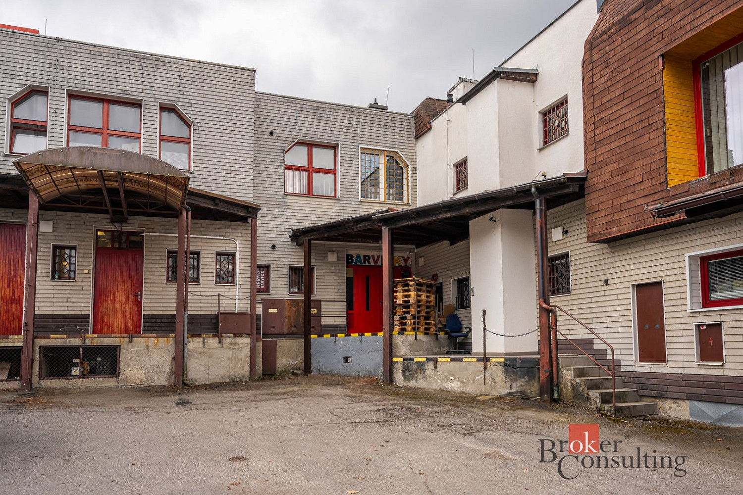 Prodej obchodních prostor 63 m² – fotografie 3