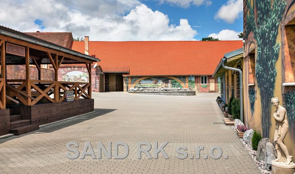 Prodej domu 3 600 m² s pozemkem 5 177 m², Puclice – náhled fotky 9