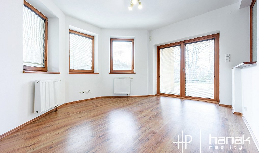 Prodej domu 259 m² s pozemkem 2 016 m², Strančice – náhled fotky 13