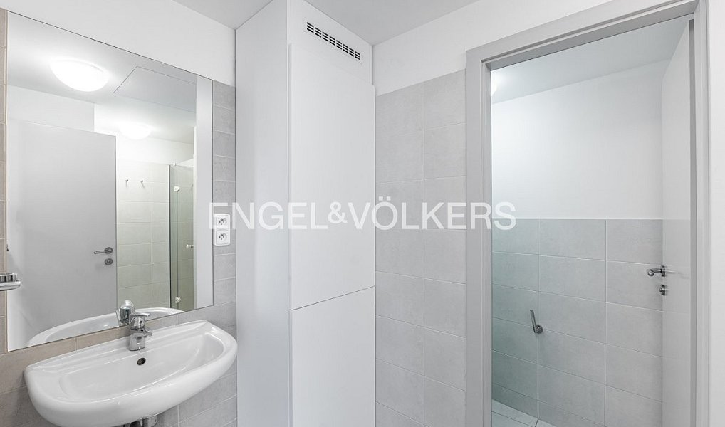 Pronájem bytu 4+1 147 m², Praha – náhled fotky 9