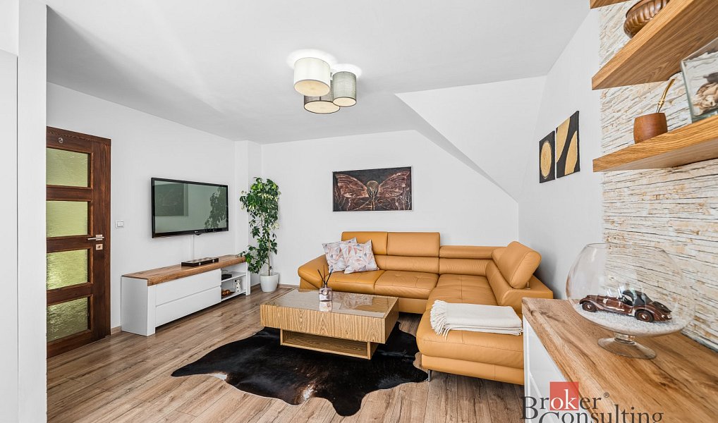 Prodej domu 198 m² s pozemkem 456 m², Losiná – náhled fotky 9