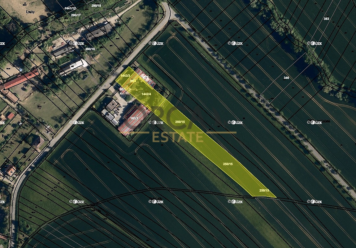 Prodej pole 851 m²