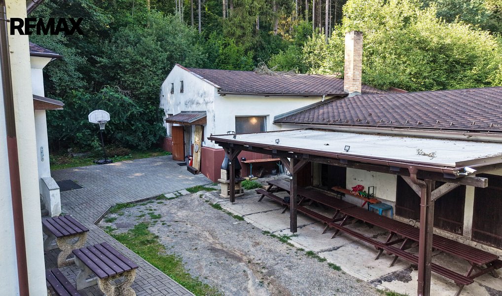 Prodej ubytovacího objektu 210 m², Stádlec – náhled fotky 13