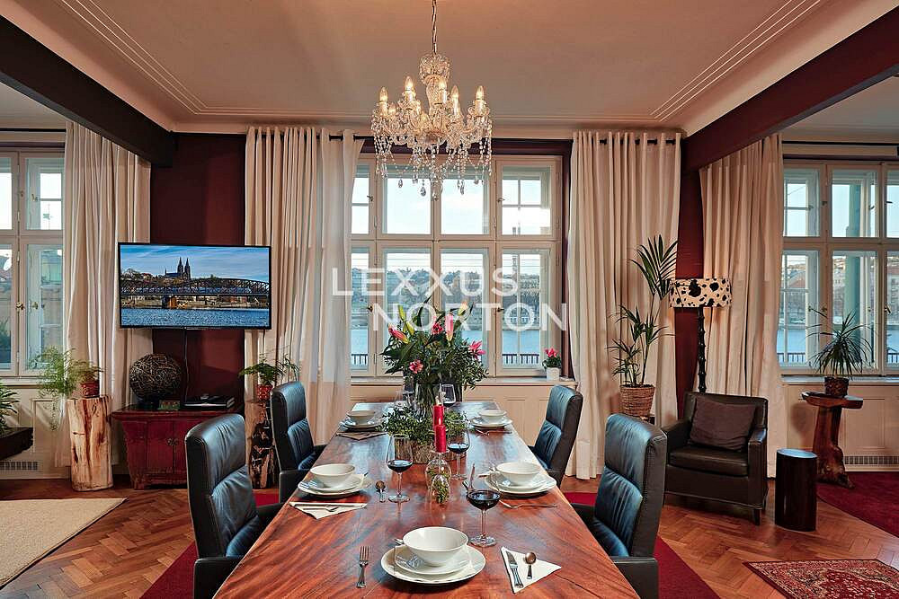 Pronájem bytu 4+kk 187 m²