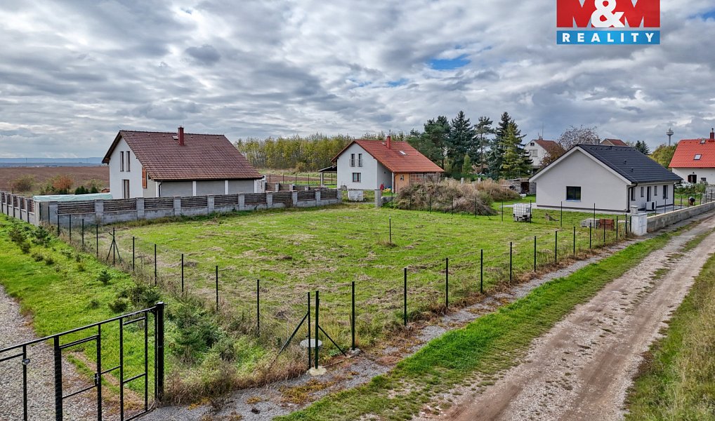 Prodej stavebního pozemku 900 m², Milostín – náhled fotky 2