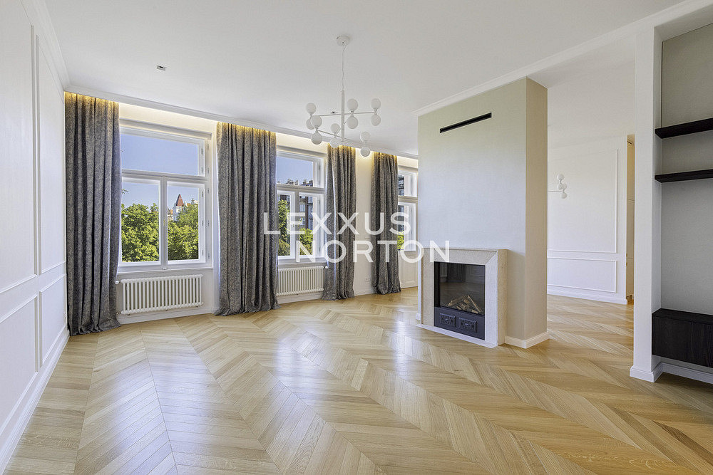 Pronájem bytu 4+1 143 m²